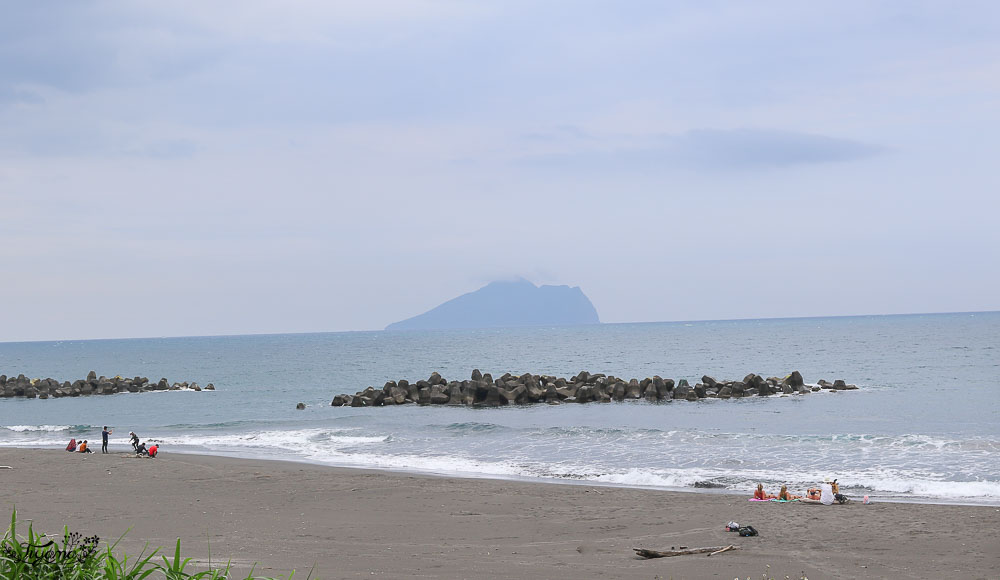 宜蘭海景咖啡》灆咖啡，眺望龜山島沙灘美景水藍咖啡廳 @緹雅瑪 美食旅遊趣