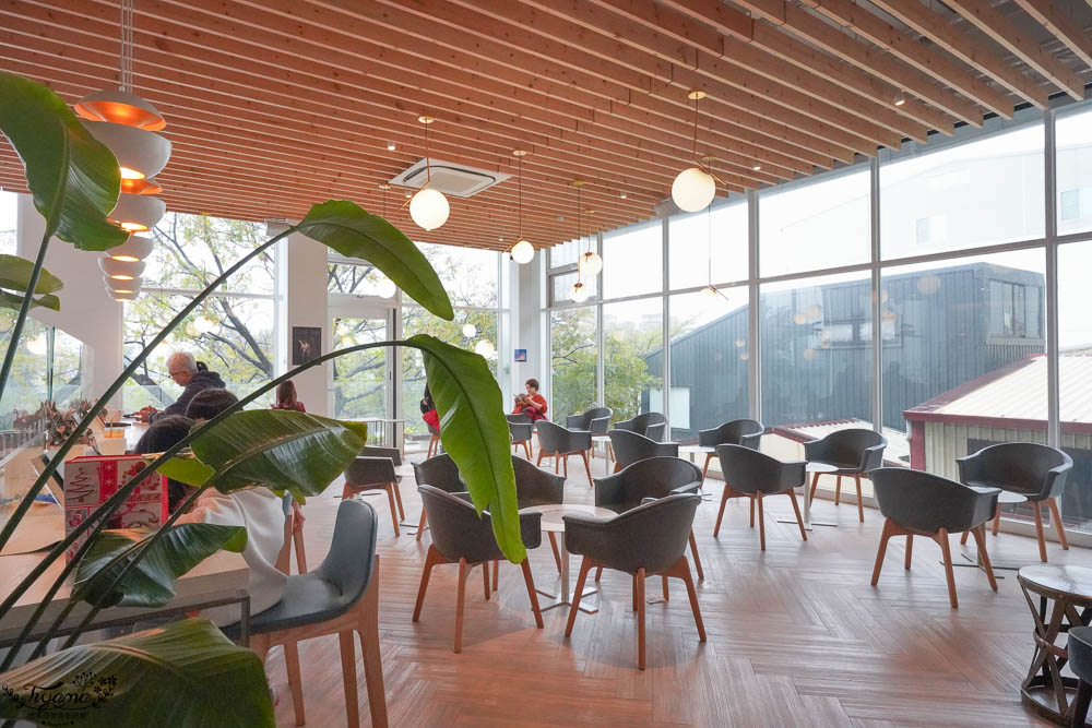 台南最美書店咖啡廳》Ubuntu烏邦圖書店，安平運河旁氣質咖啡廳 @緹雅瑪 美食旅遊趣