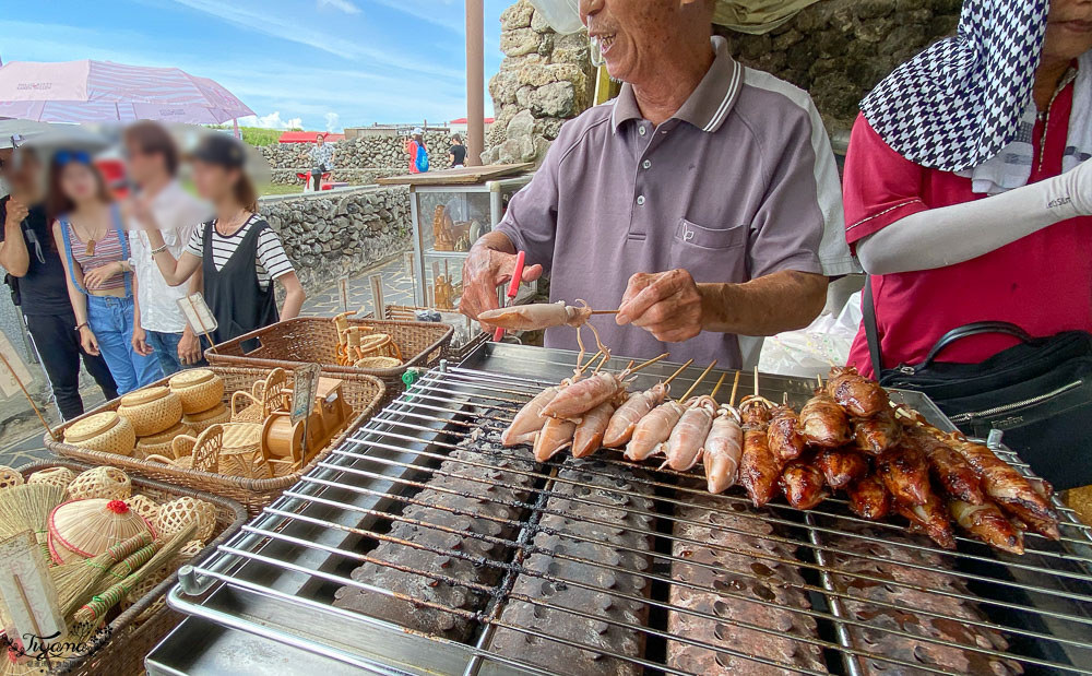 澎湖景點》澎湖西嶼二崁聚落，逛古厝吃二馬豆花、二崁杏仁茶、現開海膽、烤小卷 @緹雅瑪 美食旅遊趣