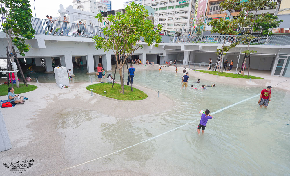 台南免費玩水景點》河樂廣場，台南市區最大親水潟湖戲水空間 @緹雅瑪 美食旅遊趣