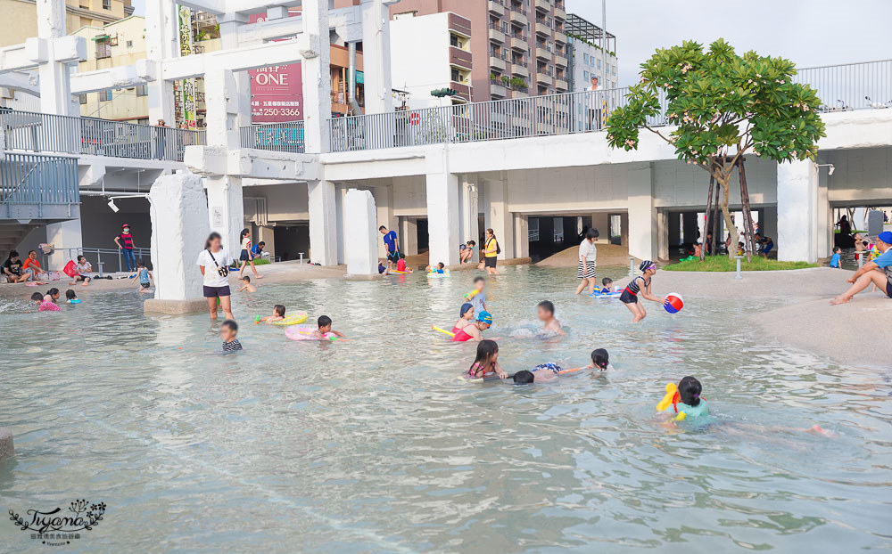 台南免費玩水景點》河樂廣場，台南市區最大親水潟湖戲水空間 @緹雅瑪 美食旅遊趣