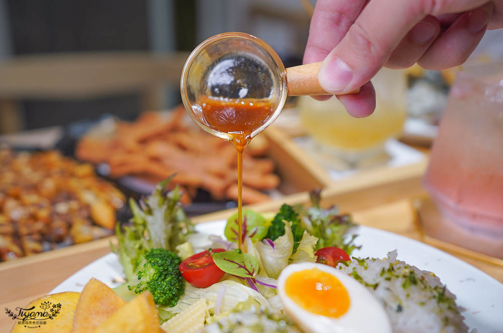 丸飯食事處：沖繩蝦蝦飯台南也吃得到！！200元左右平價網美餐廳|台南偽出國美食|台南蝦蝦飯 @緹雅瑪 美食旅遊趣