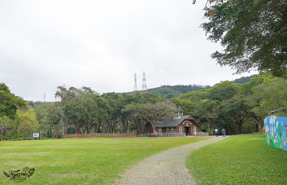 苗栗農場.苗栗景點》飛牛牧場 親子旅遊聖地，擠牛奶、餵小牛、小鴨、小羊~ @緹雅瑪 美食旅遊趣