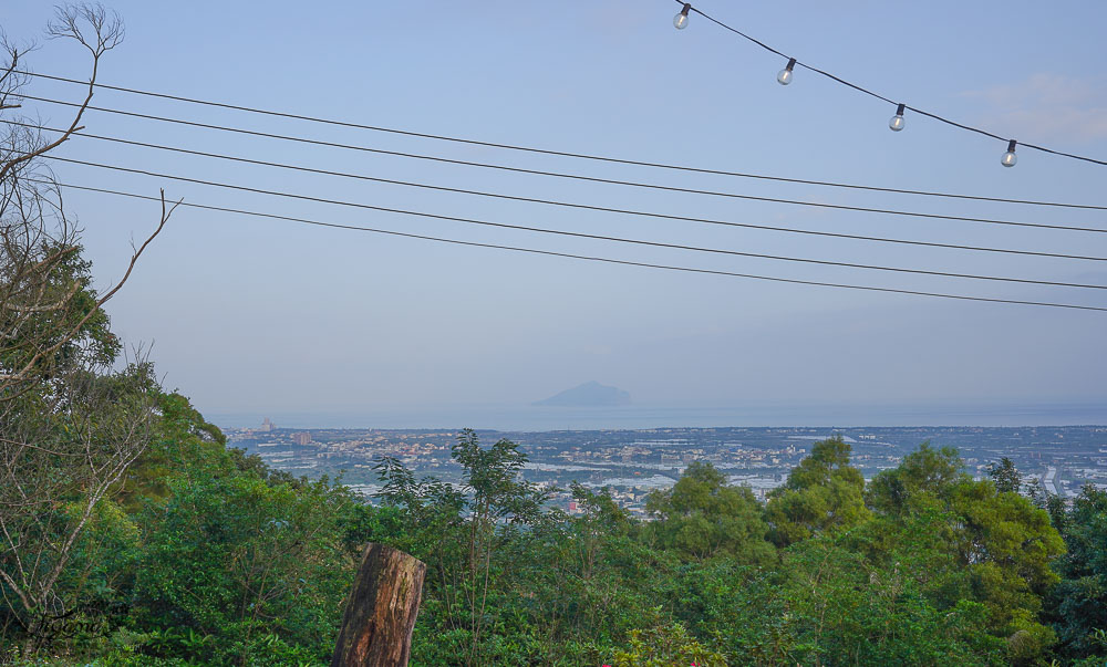 宜蘭礁溪夜景餐廳》空ㄟ農場，百萬夜景浪漫約會景觀餐廳，接駁專車接送至山上用餐，藝人也愛去的超人氣私房景點 @緹雅瑪 美食旅遊趣