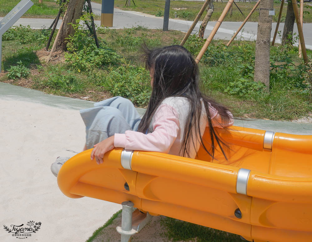 台南兒童公園.台南親子公園，臺南市立圖書館兒童遊戲場/台南市立圖書館公園，好新、好放電~ @緹雅瑪 美食旅遊趣