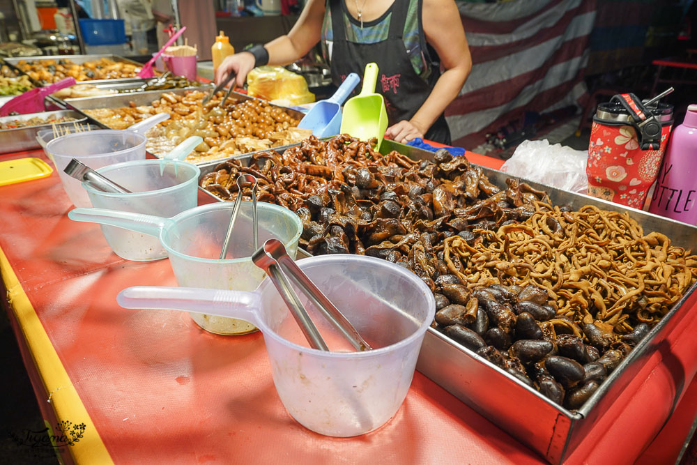 南投假日夜市>埔里城假日夜市，只開週五、週六的美味夜市小吃美食吃不停！！夜市遊戲好好玩~