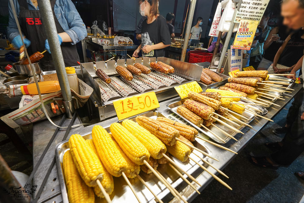 南投假日夜市>埔里城假日夜市，只開週五、週六的美味夜市小吃美食吃不停！！夜市遊戲好好玩~