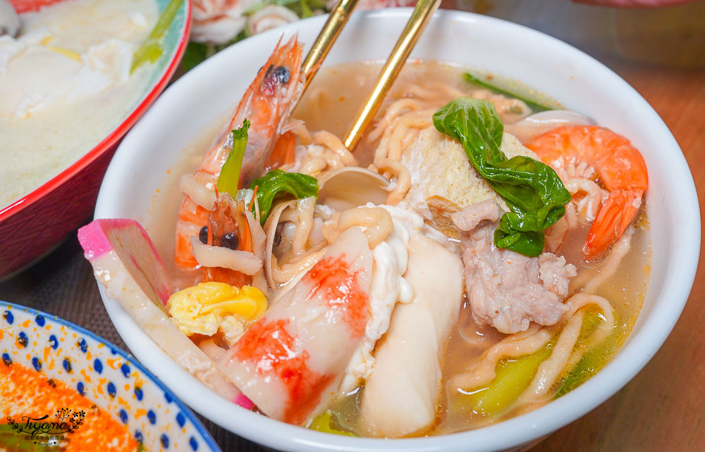 台南外帶鍋燒意麵，鐵木匠外帶各式風味鍋燒意麵，料多味美，滿足你的味蕾！！ @緹雅瑪 美食旅遊趣