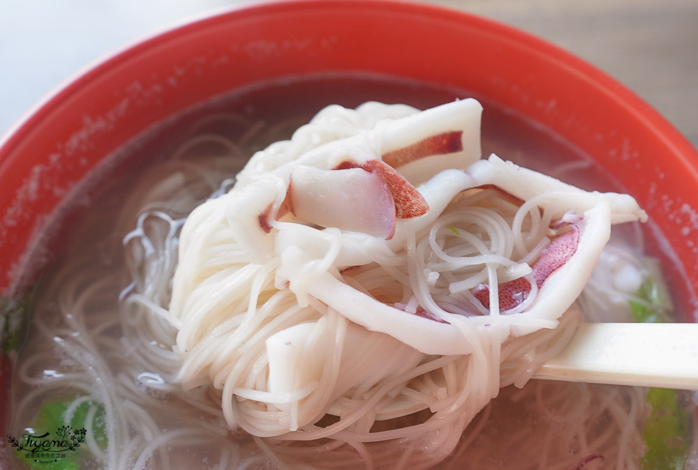 澎湖小管麵線《原味漁村小吃 小管麵線》 來澎湖中午就是要來一碗小管魯肉飯、小管麵線！！ @緹雅瑪 美食旅遊趣