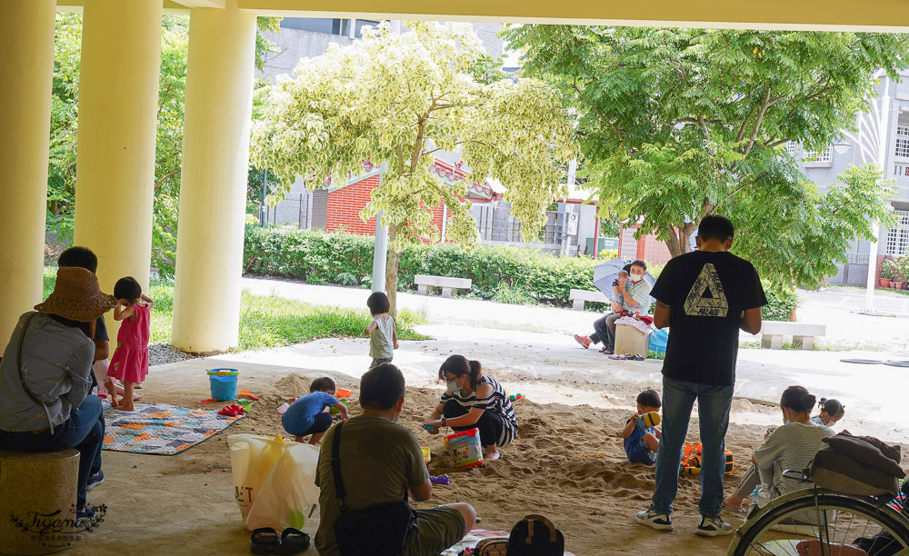 苗栗公園》灣麗親子公園/苑裡-國立苑高旁社區公園，超放電好玩農村風公園，砌石滑梯好好玩！！ @緹雅瑪 美食旅遊趣