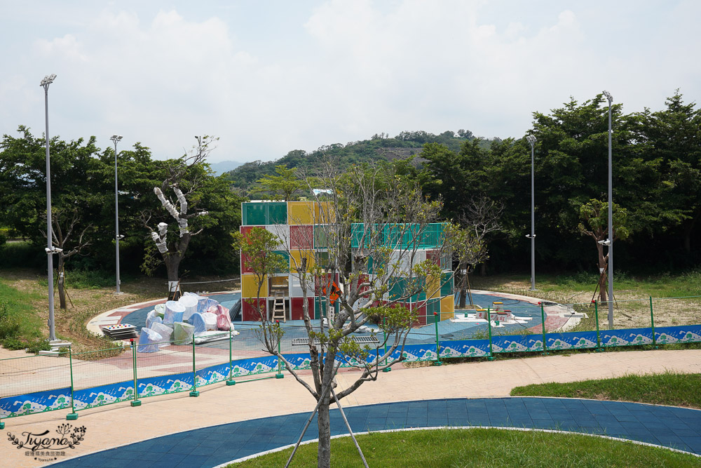 貓裏喵親子公園》可愛八爪章魚出沒！！8條彎度滑道、石砌滑坡道、大沙坑~ @緹雅瑪 美食旅遊趣