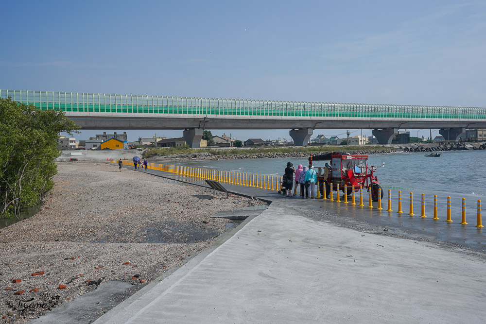 《海空步道》漫步紅樹林步道，漲潮出海道路宛如神隱少女海中電車月台/彰化免費景點 @緹雅瑪 美食旅遊趣