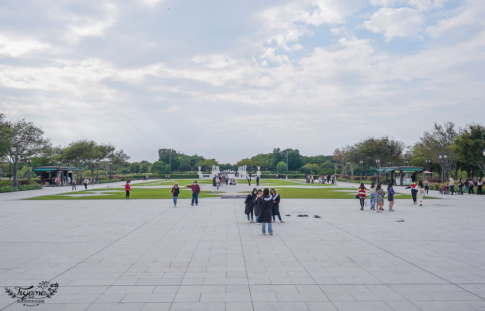 台南景點｜奇美博物館，超大台南後花園，看展覽、喝咖啡、野餐好去處 @緹雅瑪 美食旅遊趣