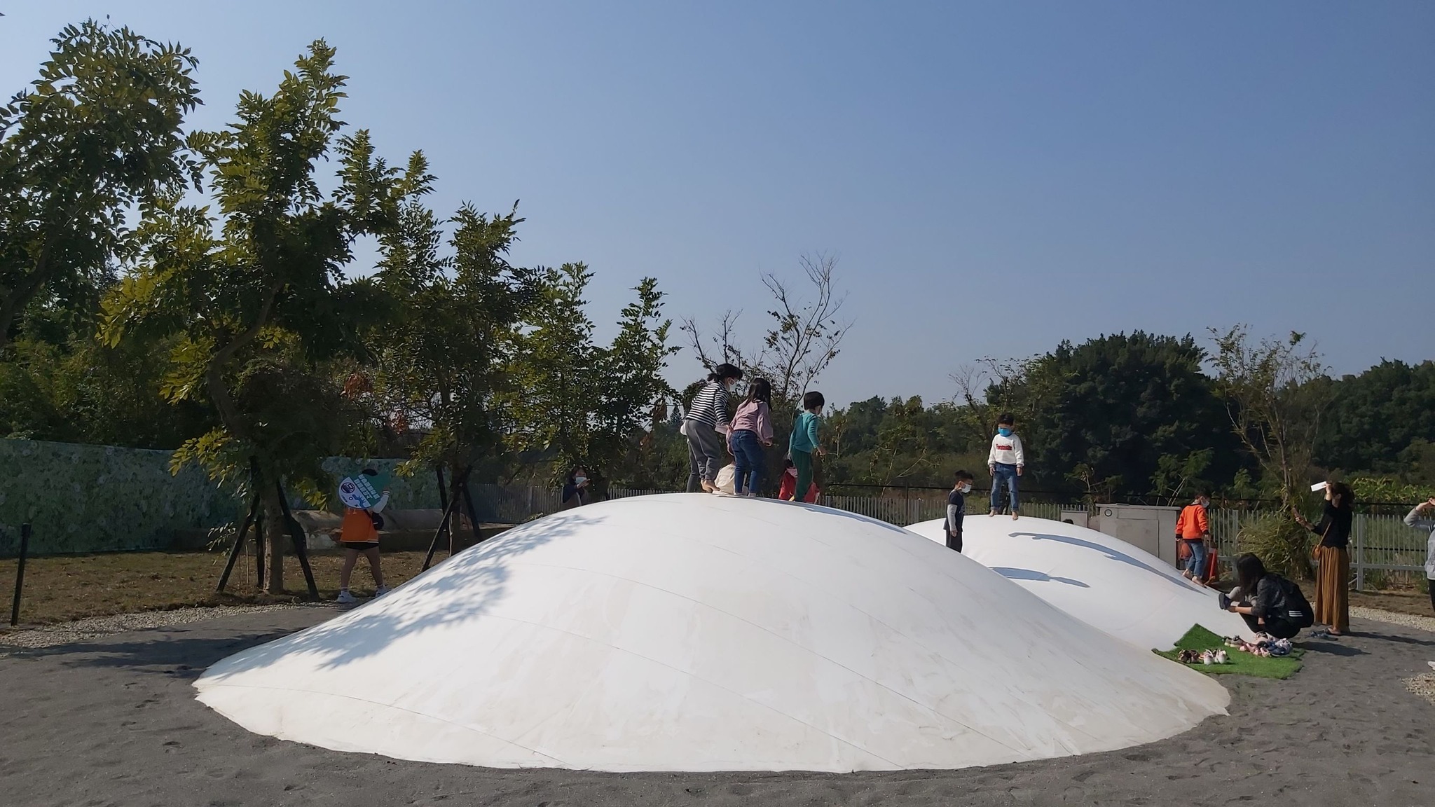 台南隆田一日遊！！新開幕《隆田CHACHA文化資產教育園區》打造多媒體互動夢幻場景.臺南考古中心.大隆田生態文化園區.烏山頭能源牧場.菱炭森活工場 @緹雅瑪 美食旅遊趣