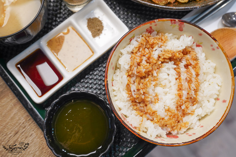 台南丼飯《丼Fun台南店》平價美味日式炸牛排，新菜色 炸三鮮、海鮮韓式部隊鍋！！一起來吃丼飯囉~ @緹雅瑪 美食旅遊趣