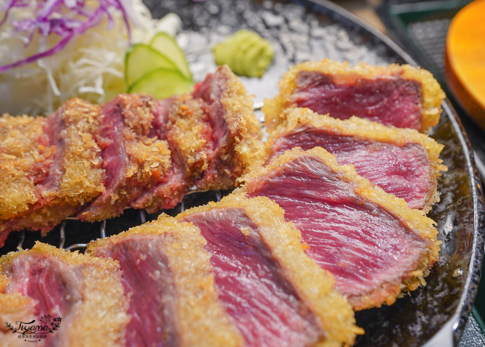 台南丼飯《丼Fun台南店》平價美味日式炸牛排，新菜色 炸三鮮、海鮮韓式部隊鍋！！一起來吃丼飯囉~ @緹雅瑪 美食旅遊趣