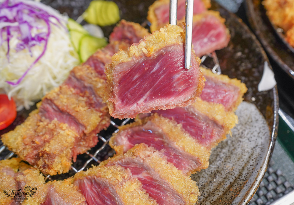 台南丼飯《丼Fun台南店》平價美味日式炸牛排，新菜色 炸三鮮、海鮮韓式部隊鍋！！一起來吃丼飯囉~ @緹雅瑪 美食旅遊趣