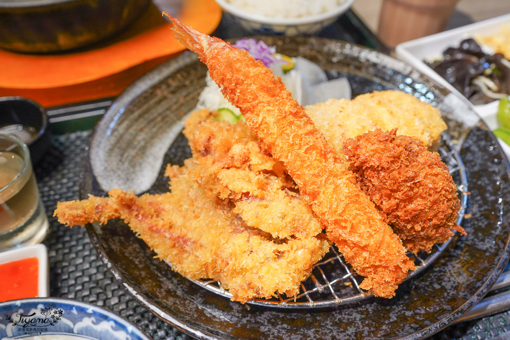 台南丼飯《丼Fun台南店》平價美味日式炸牛排，新菜色 炸三鮮、海鮮韓式部隊鍋！！一起來吃丼飯囉~ @緹雅瑪 美食旅遊趣