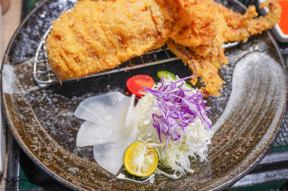 台南丼飯《丼Fun台南店》平價美味日式炸牛排，新菜色 炸三鮮、海鮮韓式部隊鍋！！一起來吃丼飯囉~ @緹雅瑪 美食旅遊趣