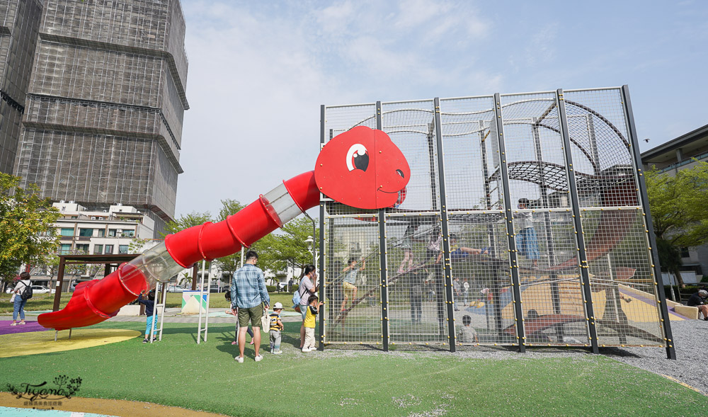 台南親子公園好放電！紅色暖暖蛇主題公園「頂美公園」超好玩，台南免費景點放鬆一整個下午 @緹雅瑪 美食旅遊趣