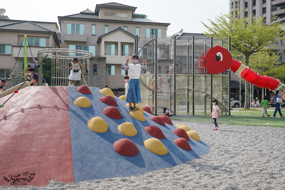 台南親子公園好放電！紅色暖暖蛇主題公園「頂美公園」超好玩，台南免費景點放鬆一整個下午 @緹雅瑪 美食旅遊趣