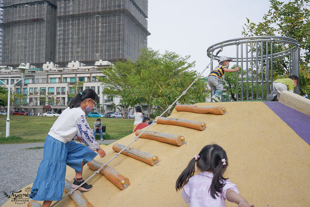 台南親子公園好放電！紅色暖暖蛇主題公園「頂美公園」超好玩，台南免費景點放鬆一整個下午 @緹雅瑪 美食旅遊趣