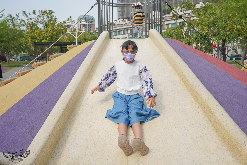 台南親子公園好放電！紅色暖暖蛇主題公園「頂美公園」超好玩，台南免費景點放鬆一整個下午 @緹雅瑪 美食旅遊趣