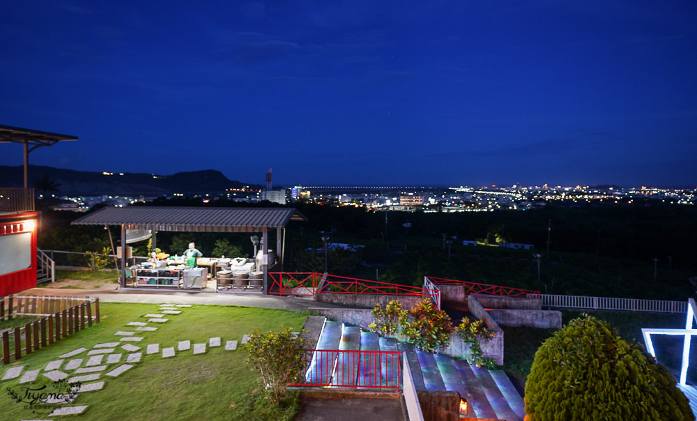 台東夜景餐廳｜俩吆久景觀貨櫃，低消60元喝咖啡賞夜景，烤雞、風味餐這裡吃晚餐也很可以~ @緹雅瑪 美食旅遊趣