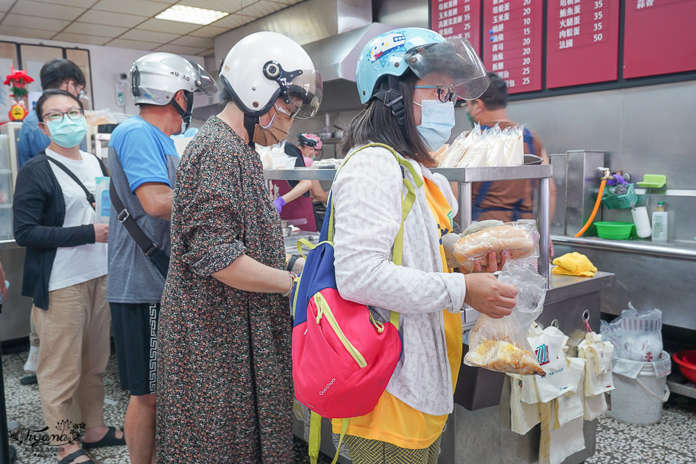 花蓮早餐｜美崙紅茶 菜單，花蓮人氣排隊早餐店，被紅茶耽誤的早餐店，必點高麗菜蛋餅 @緹雅瑪 美食旅遊趣