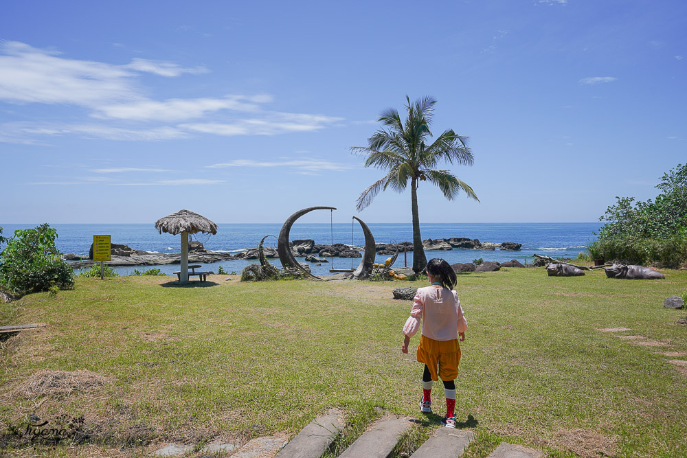 花蓮海景咖啡《項鍊海岸工作室》夢幻月牙鞦韆、無敵海灣景緻盡收眼底 @緹雅瑪 美食旅遊趣