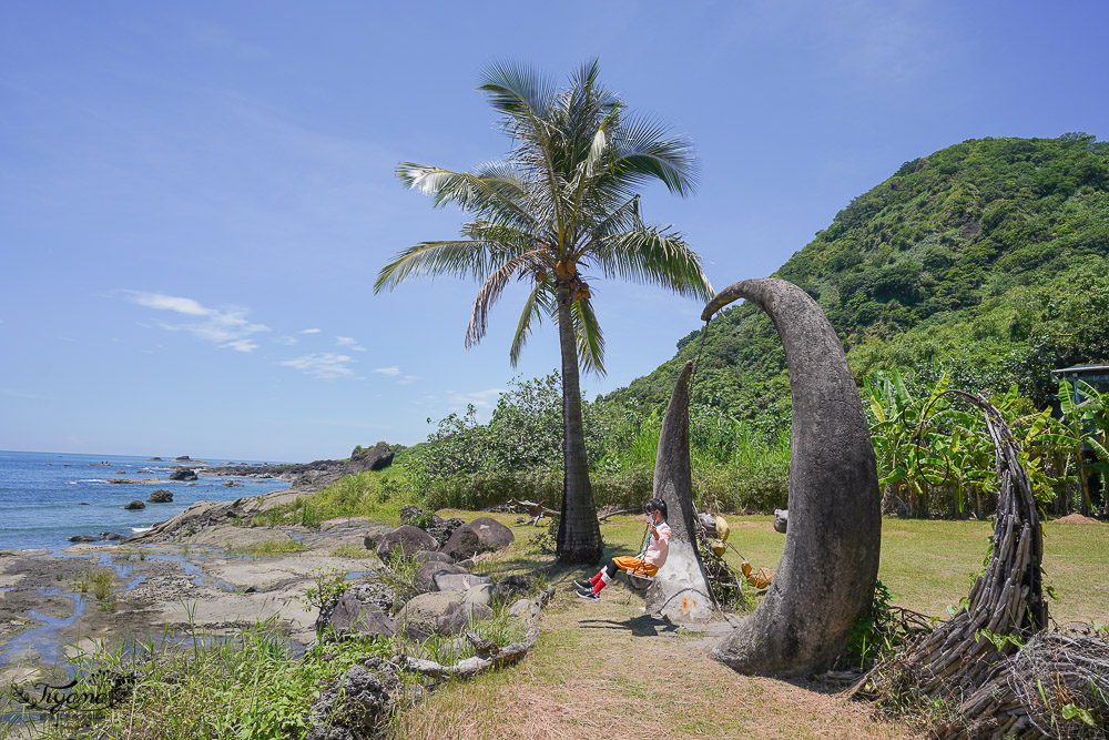 花蓮海景咖啡《項鍊海岸工作室》夢幻月牙鞦韆、無敵海灣景緻盡收眼底 @緹雅瑪 美食旅遊趣