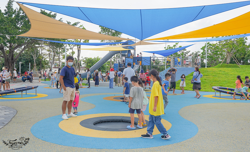 台南親子公園《安平港濱歷史特色遊戲場》台南最大海港旁海洋風公園，在大魚的祝福旁 @緹雅瑪 美食旅遊趣