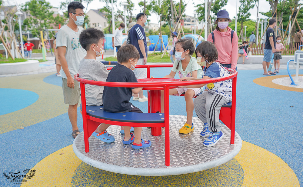 台南親子公園《安平港濱歷史特色遊戲場》台南最大海港旁海洋風公園，在大魚的祝福旁 @緹雅瑪 美食旅遊趣