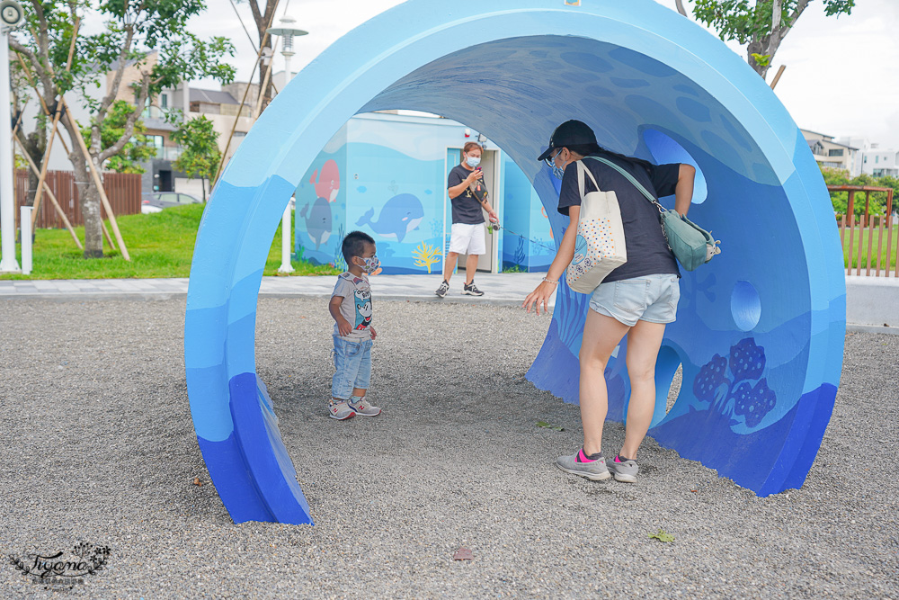 台南親子公園《安平港濱歷史特色遊戲場》台南最大海港旁海洋風公園，在大魚的祝福旁 @緹雅瑪 美食旅遊趣