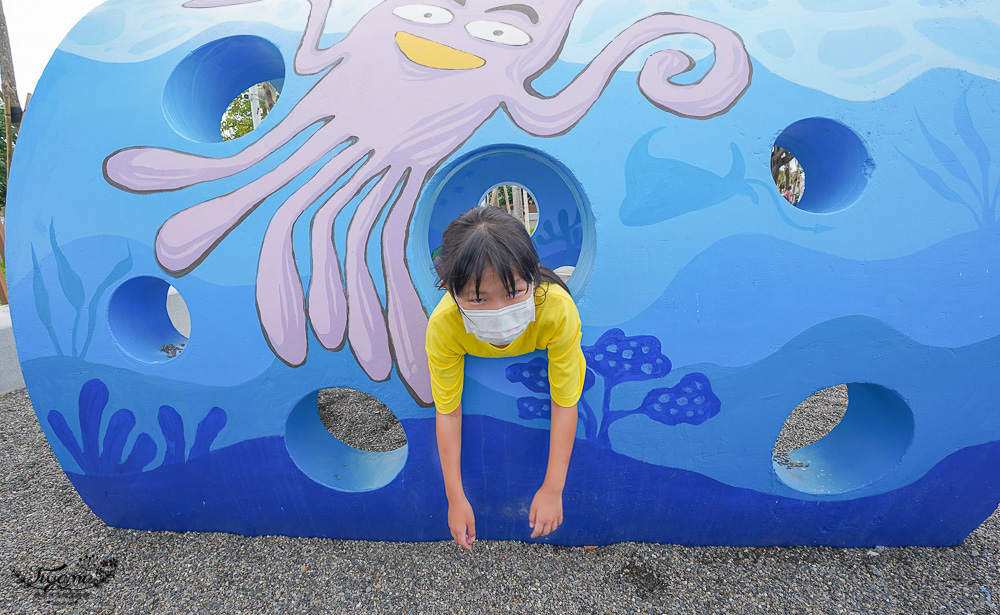 台南親子公園《安平港濱歷史特色遊戲場》台南最大海港旁海洋風公園，在大魚的祝福旁 @緹雅瑪 美食旅遊趣