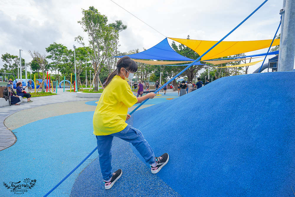 台南親子公園《安平港濱歷史特色遊戲場》台南最大海港旁海洋風公園，在大魚的祝福旁 @緹雅瑪 美食旅遊趣