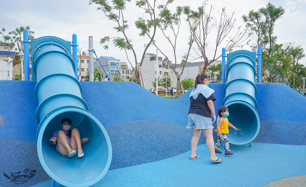 台南親子公園《安平港濱歷史特色遊戲場》台南最大海港旁海洋風公園，在大魚的祝福旁 @緹雅瑪 美食旅遊趣