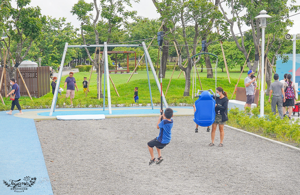 台南親子公園《安平港濱歷史特色遊戲場》台南最大海港旁海洋風公園，在大魚的祝福旁 @緹雅瑪 美食旅遊趣