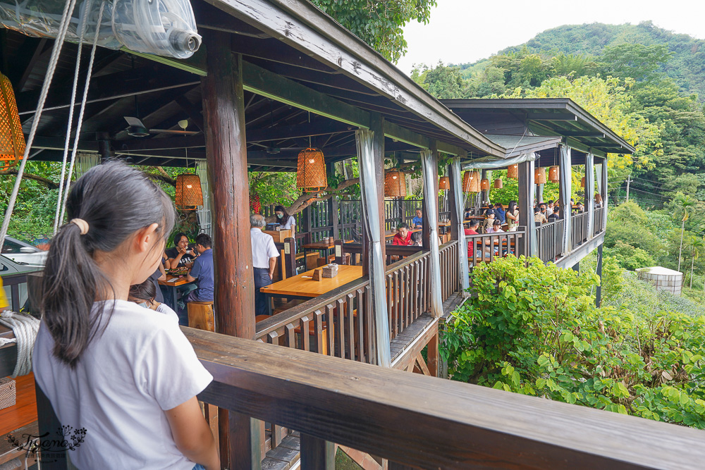 嘉義阿里山深山美食《游芭絲鄒宴餐廳》原住民特色餐，絕美山景映入眼簾~嘉義阿里山景觀餐廳 @緹雅瑪 美食旅遊趣