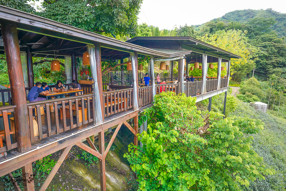 嘉義阿里山深山美食《游芭絲鄒宴餐廳》原住民特色餐，絕美山景映入眼簾~嘉義阿里山景觀餐廳 @緹雅瑪 美食旅遊趣