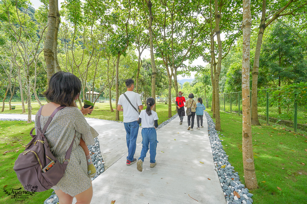 嘉義餵鹿景點｜逐鹿傳說梅花鹿園，大又美的梅花鹿園~親子同樂餵起來！！ @緹雅瑪 美食旅遊趣