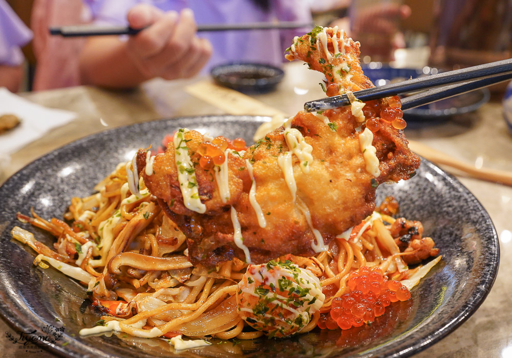 小琉球爆滿鮭魚卵丼飯《小島燒》吉運九連擊鮭卵丼，不用到國際通屋台村就能吃到爆滿鮭魚卵丼飯！！ @緹雅瑪 美食旅遊趣