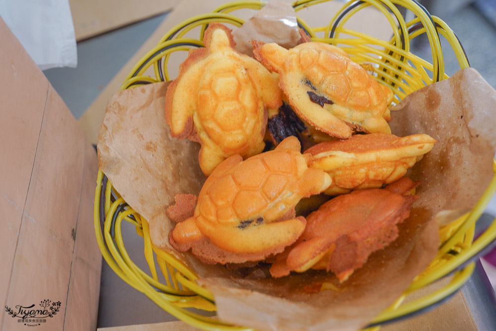 小琉球雞蛋糕《海龜燒雞蛋糕》好吃可愛的海龜雞蛋糕，原味8個60元 @緹雅瑪 美食旅遊趣