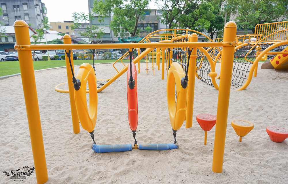 花蓮親子公園｜長頸鹿親子公園，白色大沙坑、可愛長頸鹿滑梯、攀爬設施~ @緹雅瑪 美食旅遊趣