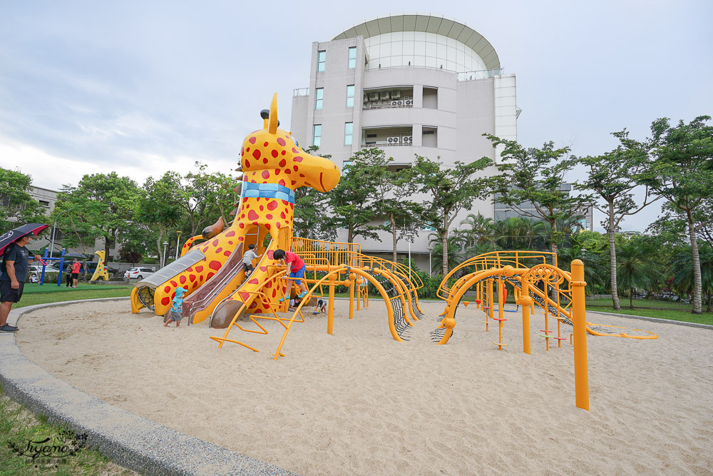 花蓮親子公園｜長頸鹿親子公園，白色大沙坑、可愛長頸鹿滑梯、攀爬設施~ @緹雅瑪 美食旅遊趣