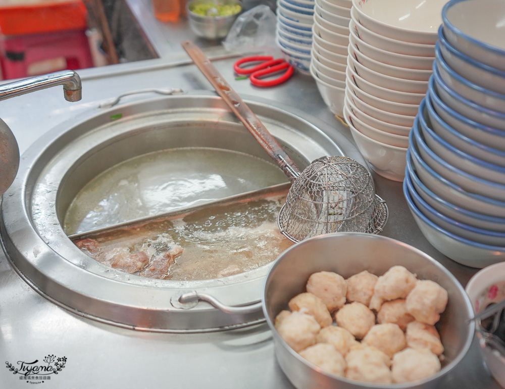 基隆美食|基隆小吃。麗香的店阿本伯燒賣，超大燒賣居然這麼好吃，在地70年人氣老店 @緹雅瑪 美食旅遊趣