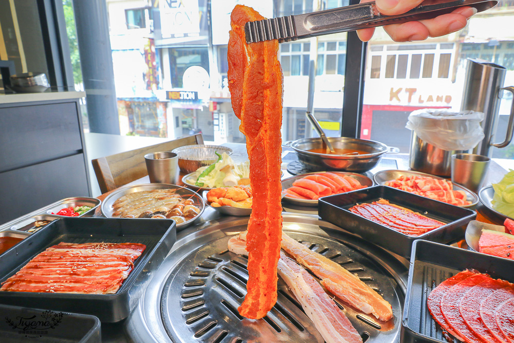 台中韓式烤肉｜阿豬媽아줌마韓式烤肉ｘ火鍋吃到飽台中總店，烤肉火鍋一次給你2種滿足！！ @緹雅瑪 美食旅遊趣