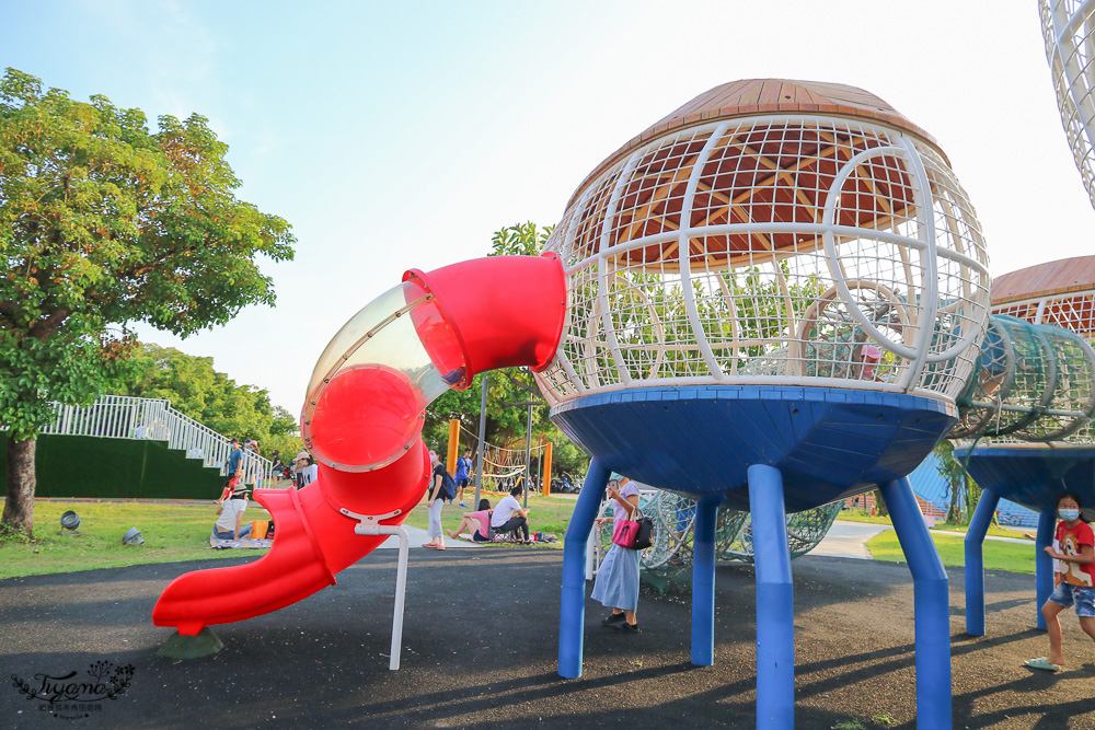 高雄親子公園｜高雄中油主題親子公園：中油海洋天堂公園，高雄展覽館&#038;高雄港22號碼頭旁，停車方便 @緹雅瑪 美食旅遊趣