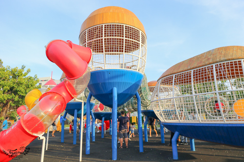 高雄親子公園｜高雄中油主題親子公園：中油海洋天堂公園，高雄展覽館&#038;高雄港22號碼頭旁，停車方便 @緹雅瑪 美食旅遊趣