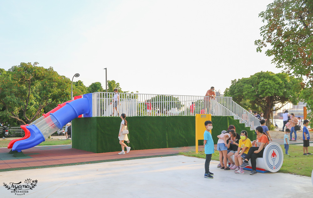 高雄親子公園｜高雄中油主題親子公園：中油海洋天堂公園，高雄展覽館&#038;高雄港22號碼頭旁，停車方便 @緹雅瑪 美食旅遊趣